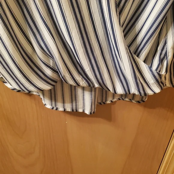 West Kei from Stitch Fix, size M, high low blouse - Picture 3 of 5